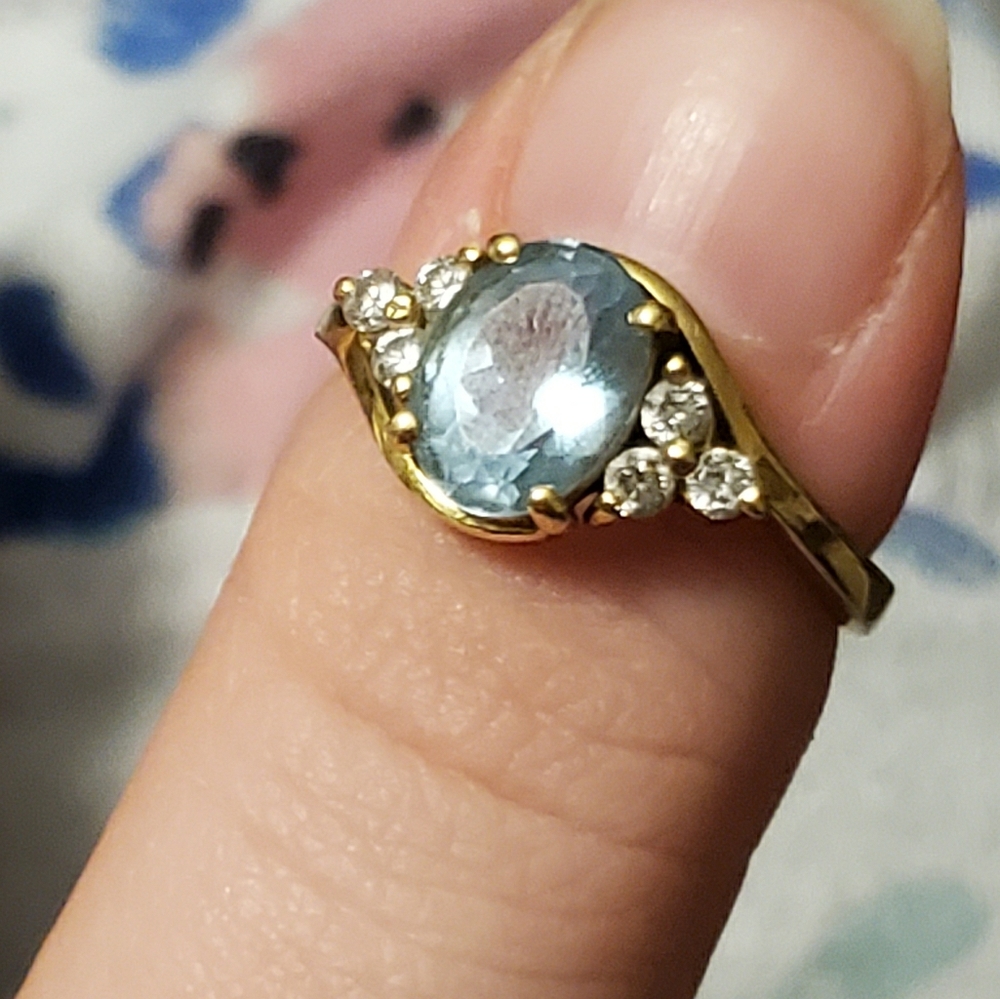Aquamarine 18k Gold Ring